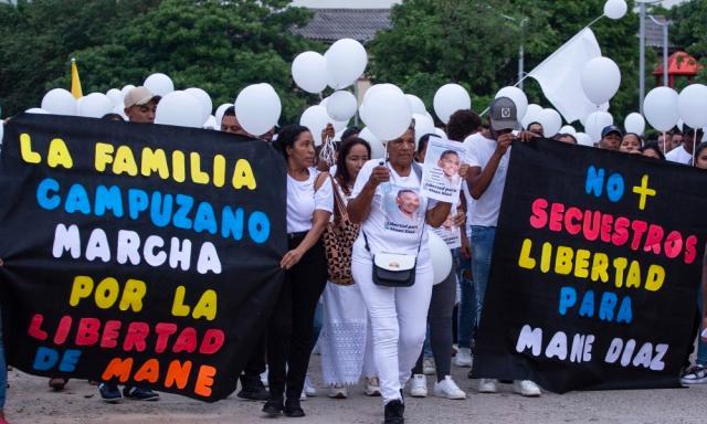 1698909225496071921.jpg 1698909040859.jpg